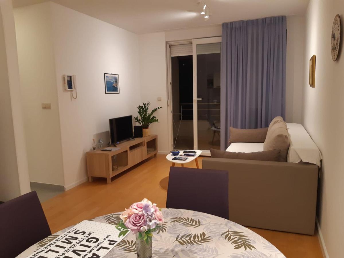 Mariloo Apartment Split Exterior photo
